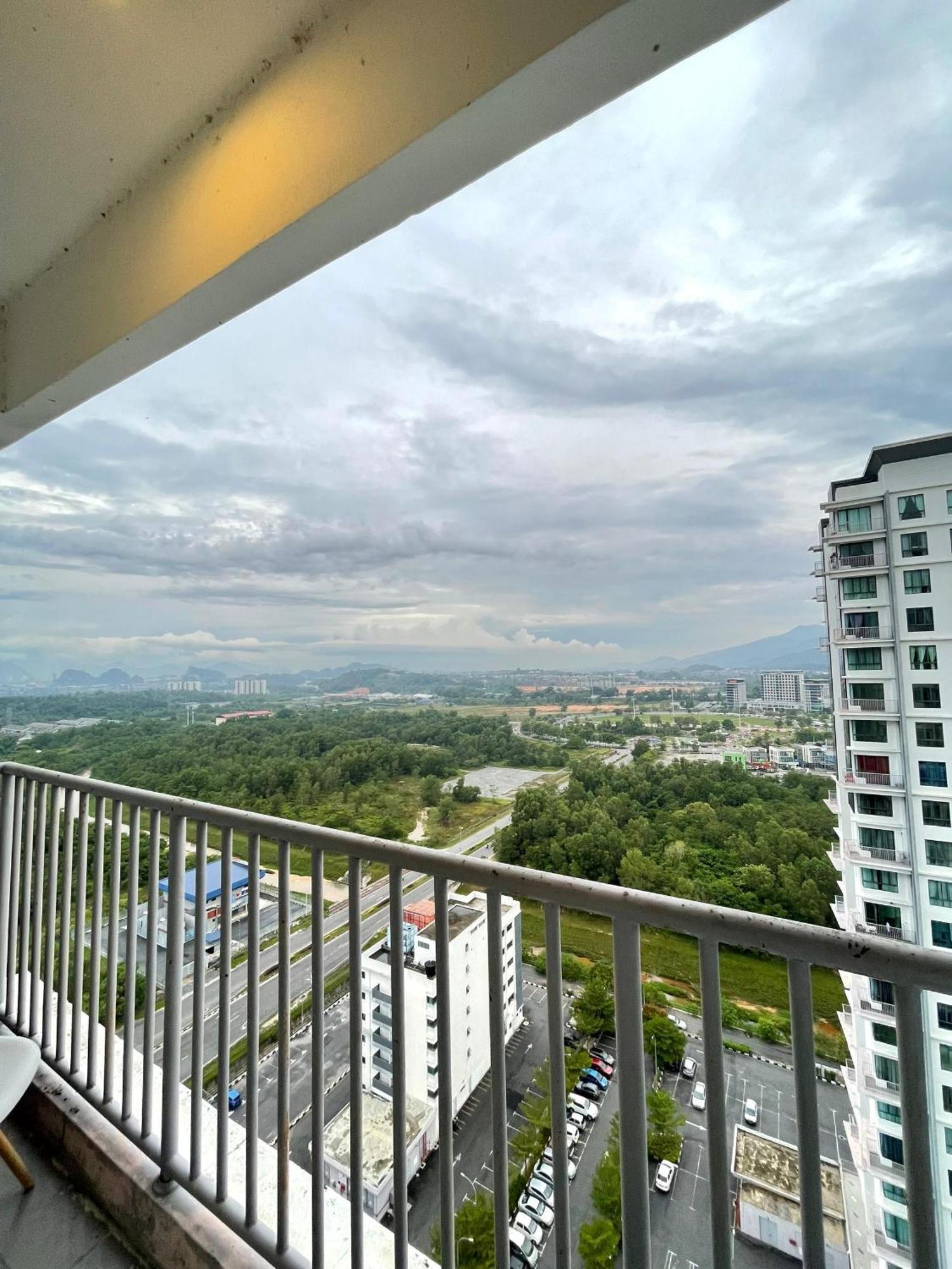 Casa Kayangan Meru 3br Daisy -by Goswell