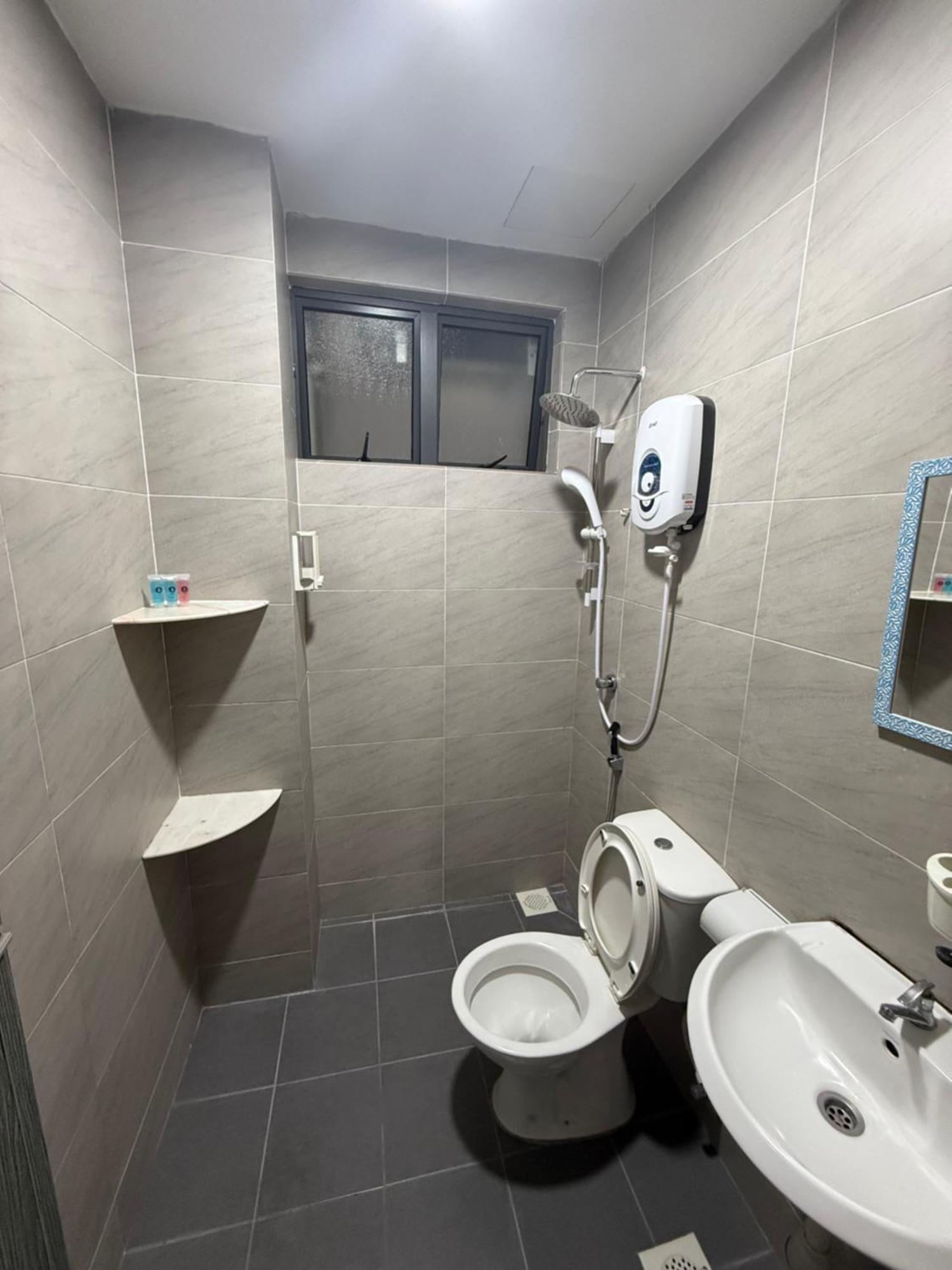 Casa Kayangan Meru 3br Daisy -by Goswell